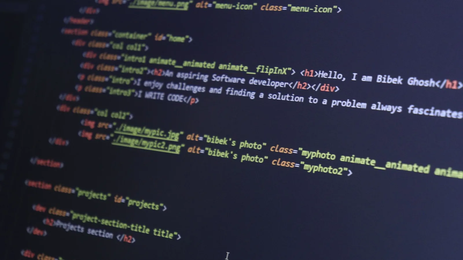 React code editor showing a search input component
